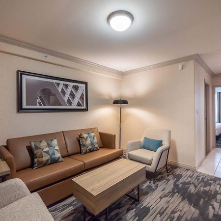 Sandman Hotel & Suites Winnipeg Airport Екстер'єр фото