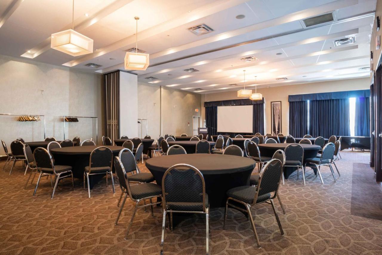 Sandman Hotel & Suites Winnipeg Airport Екстер'єр фото