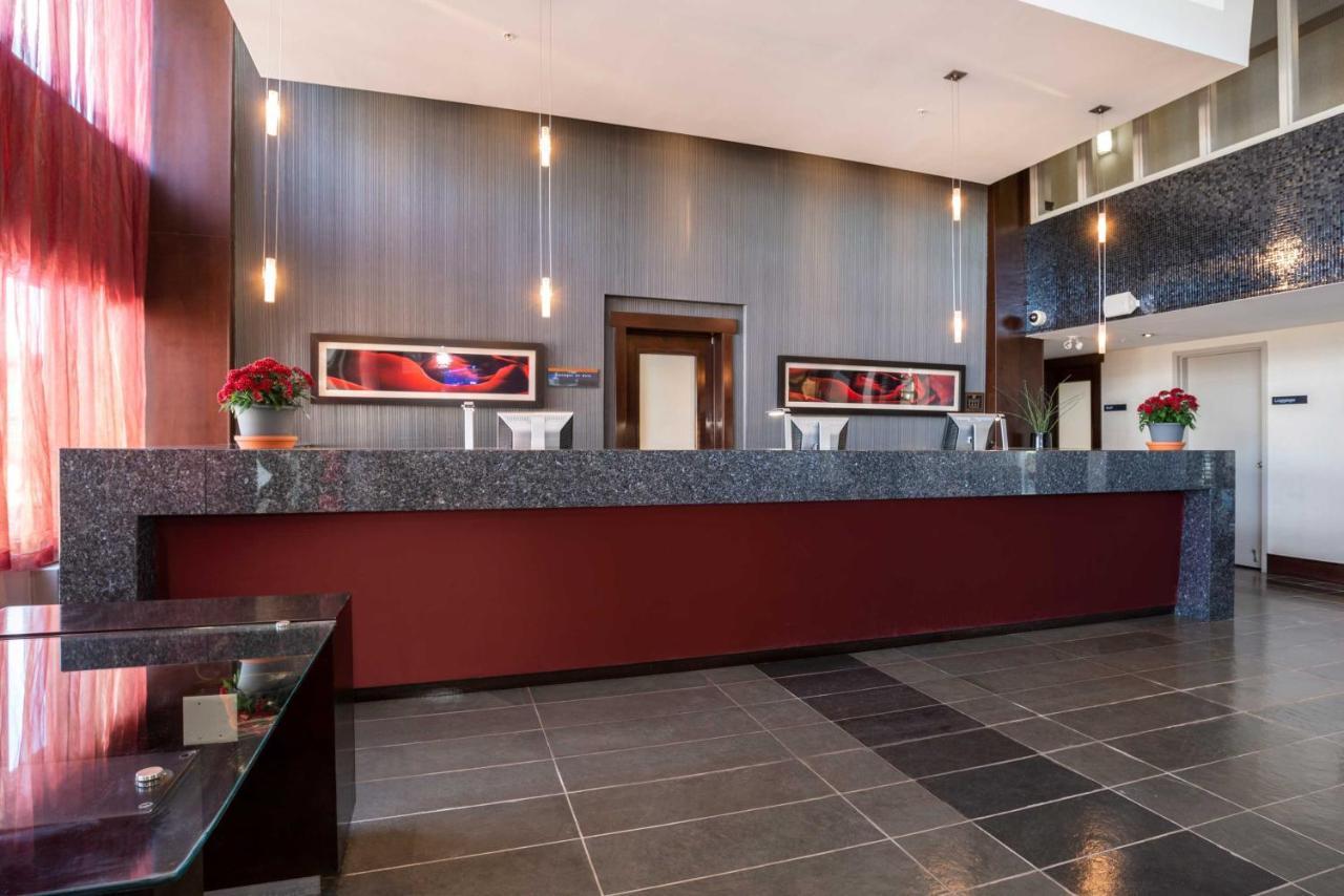 Sandman Hotel & Suites Winnipeg Airport Екстер'єр фото