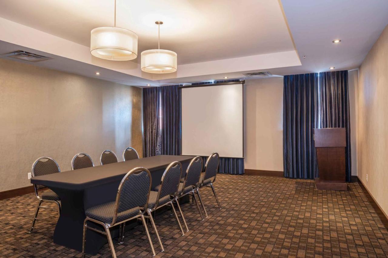 Sandman Hotel & Suites Winnipeg Airport Екстер'єр фото