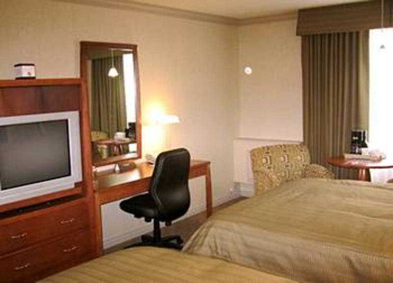 Sandman Hotel & Suites Winnipeg Airport Номер фото